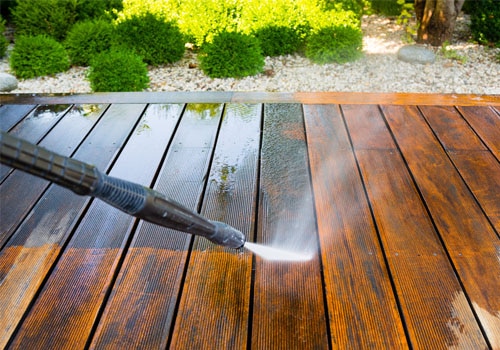 deck-cleaning