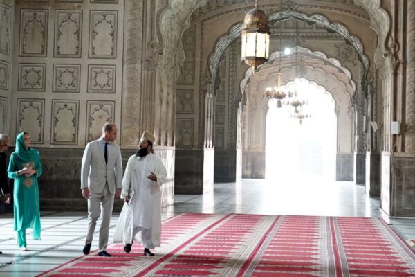 Traditional Pakistani Attire