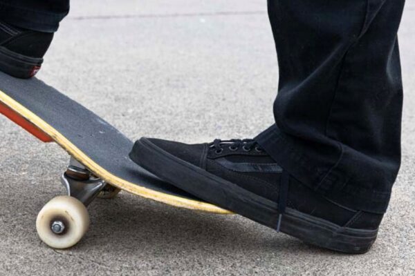 how to stop on skateboard